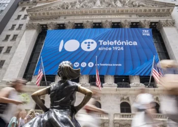 La empresa, que debe esperar ahora la aceptación por parte de la SEC, ya anunció su intención de salir de la bolsa estadounidense el pasado 17 de noviembre.