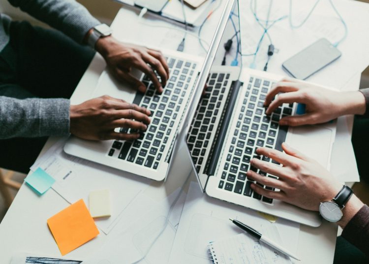 Cvirus.-Nuevas tecnologías, educación y sanidad, sectores en los que Xunta ve "oportunidades" laborales por la pandemia