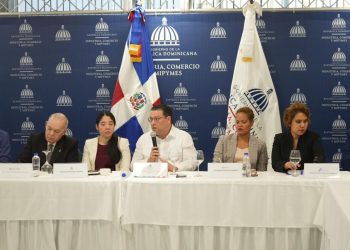 El ministro Yayo Sanz Lovatón anuncia nuevas acciones para fortalecer la lucha contra el comercio ilícito.