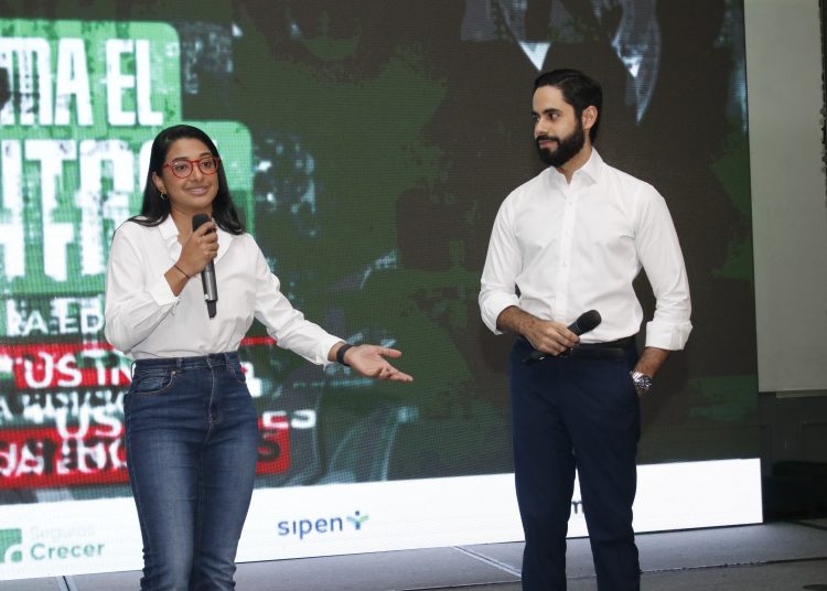Gladeline Rapozo y Manuel Vilchez.