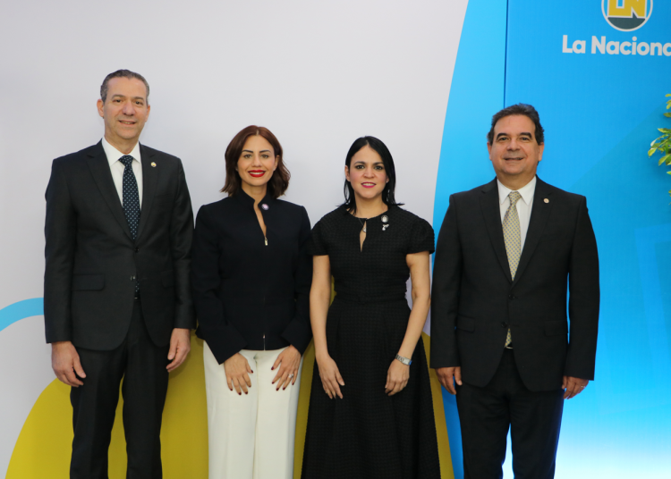 Tomás Pimentel, Pamela Lee, Annabelle Frías y Gustavo Zuluaga Alam.
