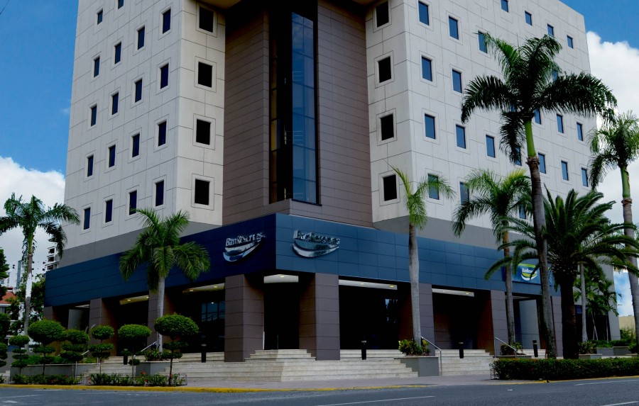 El BanReservas es el mayor banco comercial de la República Dominicana.