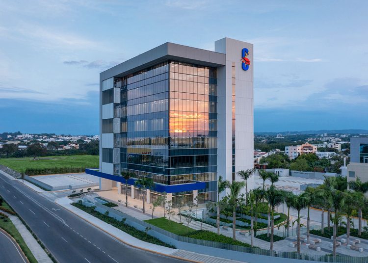 La entidad tiene en funcionamiento 2,350 paneles solares, ubicados en 28 sucursales.