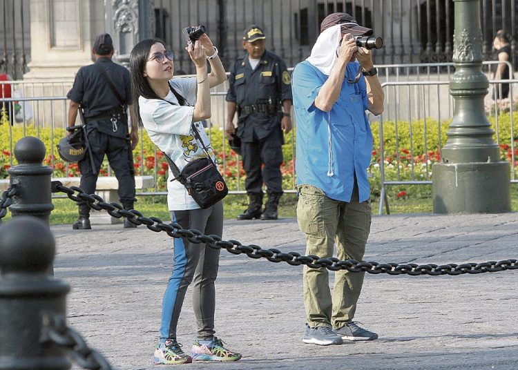 Para fortalecer el turismo del país, se va a trabajar en la promoción de su imagen, en mejorar la agilidad en la atención migratoria y en la devolución del Impuesto General a las Ventas (IGV) al turista. | News Qorilab vía Twitter.