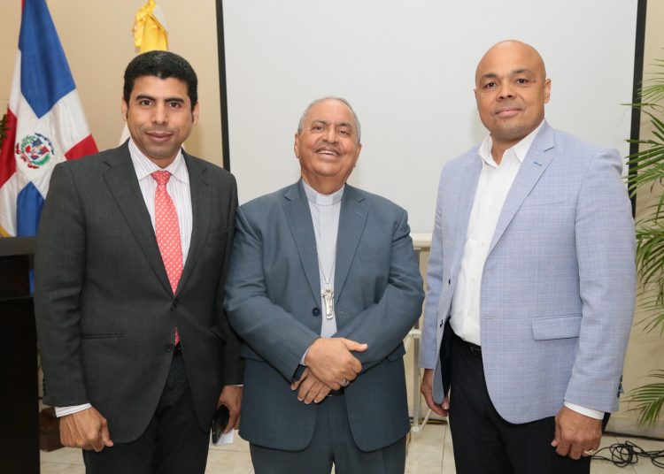 Esteban Delgado, Benito Ángeles y Jairon Severino.