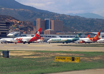 El Gobierno venezolano prevé reanudar próximamente los vuelos comerciales en una pista paralela del aeropuerto.