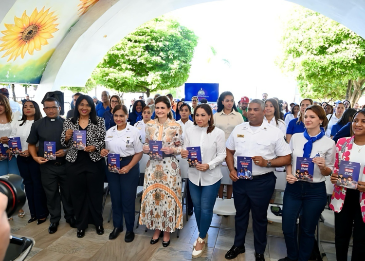 La vicepresidenta de la República, Raquel Peña señaló destacó la labor del Ministerio de la Mujer para llevar este mensaje de prevención en todo el territorio.