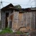 La casa donde vive Diógenes Cuervo está hecha de madera y zinc recolectados en un vertedero de Panamá.