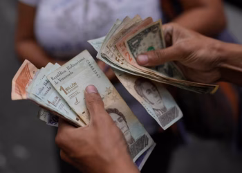 El rendimiento de la deuda de Venezuela a diez años continuaba bajando este martes y se situaba en el 26% esta tarde.