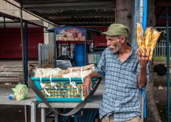 Un tercio de la población venezolana "dejó de hacer una comida" en 2023 o "sintió hambre pero no comió".