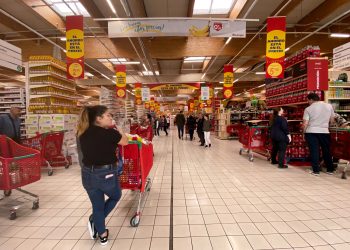 En el conjunto de la Unión Europea (UE), el volumen del comercio minorista experimentó en el séptimo mes del año una evolución similar: repuntando un 0.3% tras haber caído un 1% en junio. | Europa Press.