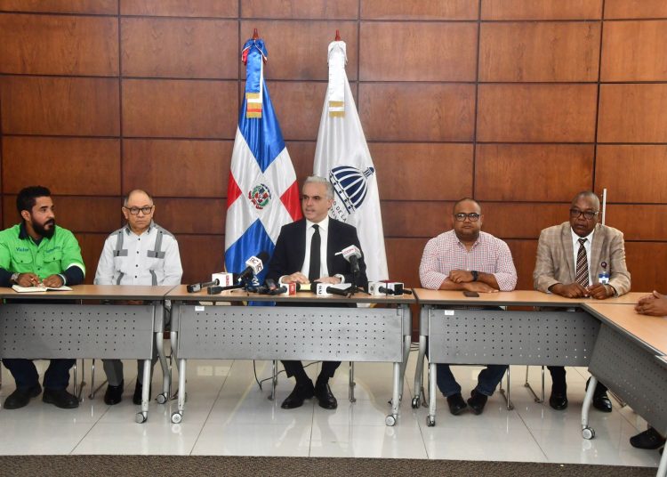 Víctor Rodríguez, Rafael -Pepe- Abreu, Luis Miguel De Camps, Ariel Acevedo y Demetrio Paulino. Fuente externa.