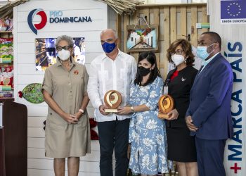 Vilma Arbaje, Gianlucca Grippa, Biviana Riveiro Disla, Olaya Dotel, Victor Encarnación.
