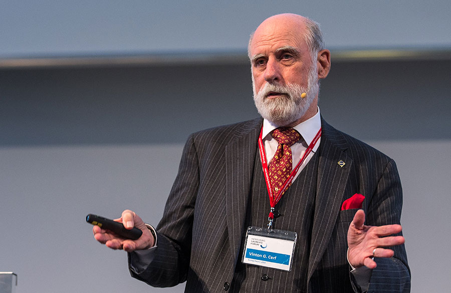 Vinton Cerf, considerado como uno de los "padres" de internet.