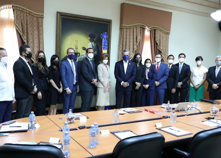 Visita de cortesía al presidente de la República, Luis Abinader, por parte de la directiva de ANJE.