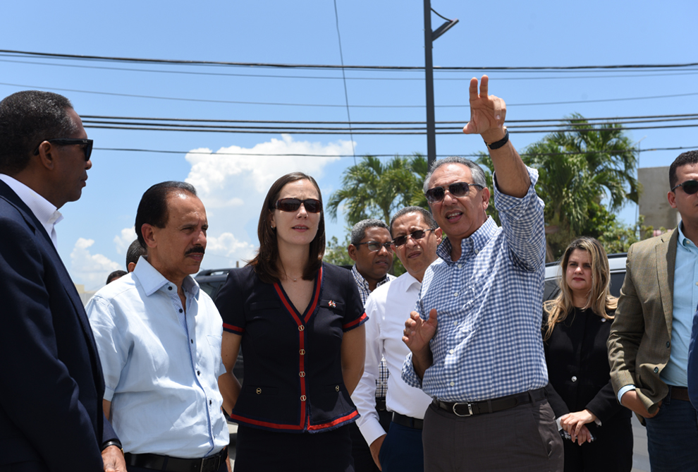 visita de la embajadora de canadá al riito