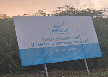 Vista del solar donde se debe construir el centro de Infotep en Manzanillo.