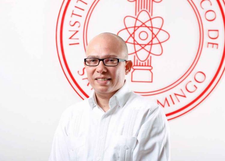 Víctor Gómez-Valenzuela, vicerrector de Investigación y Vinculación del Intec.