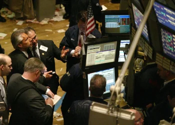 En otros mercados, los contratos futuros del petróleo intermedio de Texas para enero subían un 1.55%, hasta US$59,16 el barril.