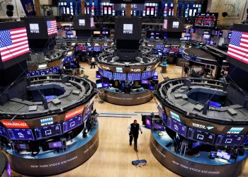 Entre las 30 cotizadas del Dow Jones destacaba el ascenso de Boeing (4.24%) y Amazon (2.11%), y las caídas de Walt Disney (-3.39%) y Nike (-1.95%).