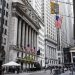 Entre las treinta cotizadas del Dow Jones, destacan también las subidas de Dow Inc (2.4%), Amazon (2.39%) y Caterpillar (2.09%), y la bajada de IBM (-1.53%).