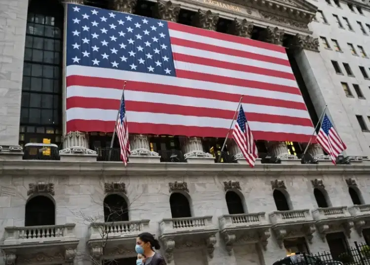 Entre las 30 mayores cotizadas del Dow, también destacaban los avances de Boeing (2.53%), Honeywell International (2%) y Salesforce (1.74%).