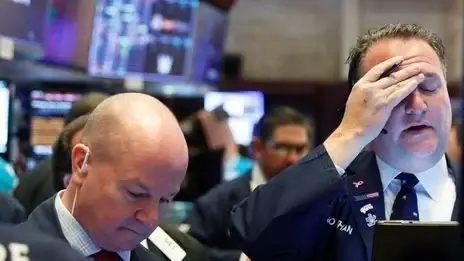 Las ventas de acciones afectaron a todos los sectores corporativos con excepción del energético.