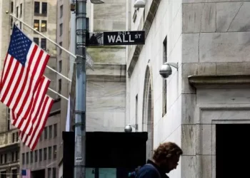 Dow Jones de Industriales y el selectivo S&P 500 alcanzaron nuevos máximos históricos, con ascensos del 1.26% (hasta 42.025 enteros) y 1.70% (hasta las 5.713 unidades), respectivamente.