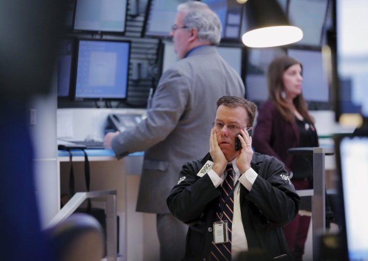 S&P 500 un 0.35%, hasta los 5.325 puntos, y al Nasdaq, que avanzaba un 0.86% y se situaba en 16.946 unidades.