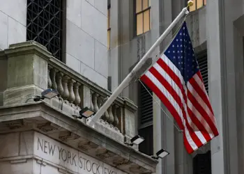 Eran tan leves las variaciones que viraban constantemente del rojo al verde en estas primeras horas del lunes.