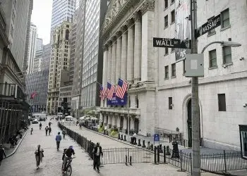 En diciembre, el Nasdaq va camino de un avance del 4.2%, impulsado por un salto en las acciones de Tesla y Alphabet.