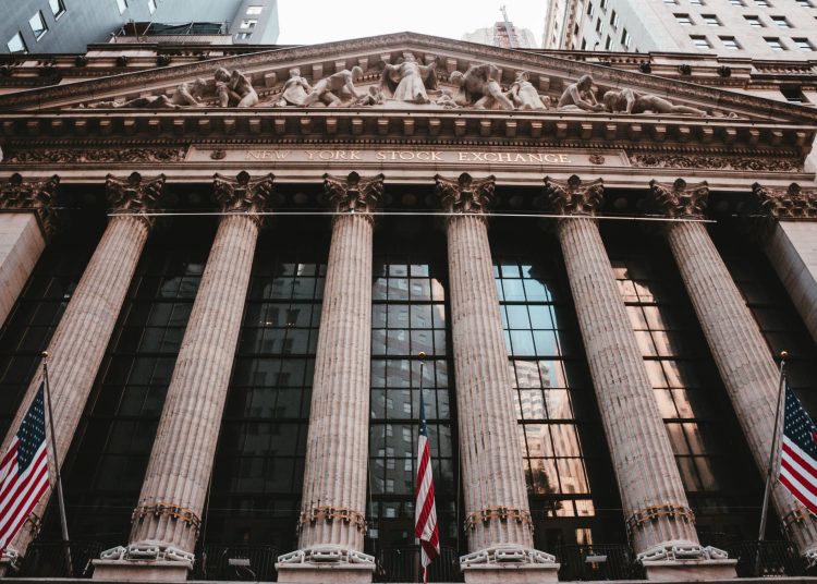 Al término de la sesión en la Bolsa de Nueva York, el Dow Jones se situó en 38.906 unidades.