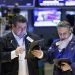Dow Jones de Industriales, su principal indicador, subía un 0.15, hasta los 39.780 puntos.