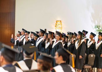 Graduación del Instituto OMG. - Fuente externa.
