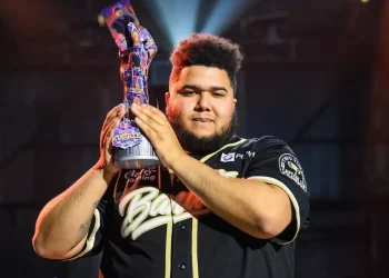 Saúl Mena, al ganar el Red Bull Kumite. - Fuente externa.