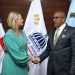 Contralor general, Félix Antonio Santana, junto a Inka Mattila, representante país del PNUD. - Fuente externa.