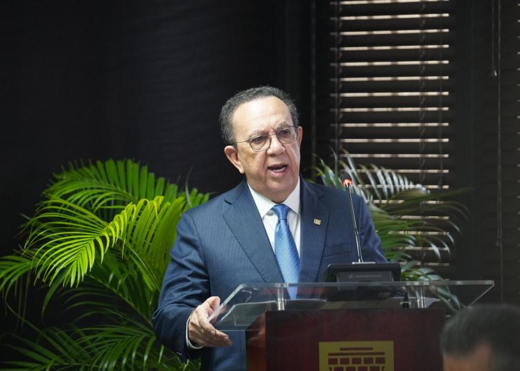 Héctor Valdez Albizu, gobernador del Banco Central de la República Dominicana (BCRD). - Fuente externa.