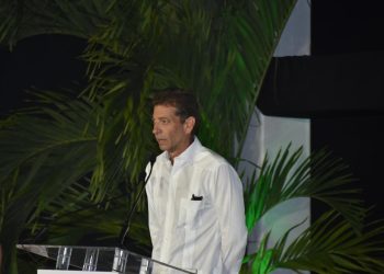 Jaime Santana Bonetti, representación de Manzanillo Energy. - Foto:  Juan Antonio Guio.