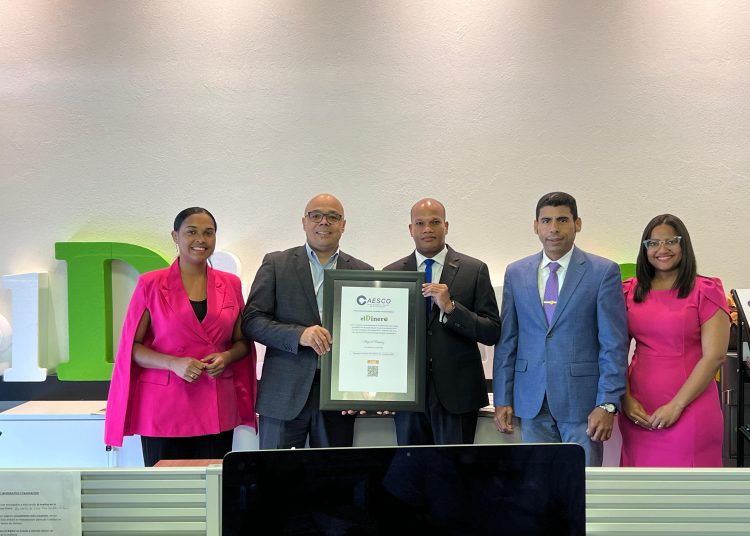 De izquierda a derecha: Massiel de Jesús, Jairon Severino, Miguel Otáñez, Esteban Delgado y Danielis Fermín. - Ronny Cruz.