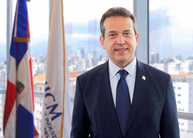 Víctor "Ito" Bisonó, ministro de Industria y Comercio. - Fuente externa.