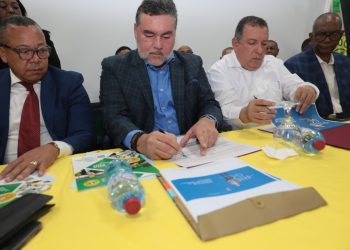 Acto de firma de convenio. - Fuente externa.