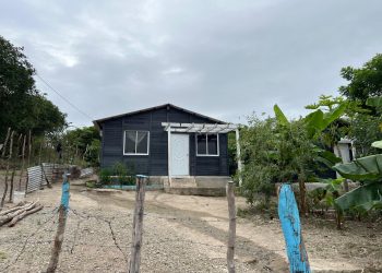 Uno de las casas hechas de plástico reciclado.