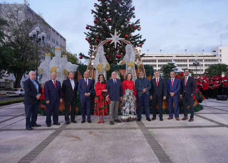 Manuel F. Gómez Copello, José Alcántara Almánzar, Roberto Pelliccione, Ervin Novas Bello, Fior D’Aliza Martínez de Valdez, Héctor Valdez Albizu, Clarissa de la Rocha, Frank Montaño, Joel Tejeda, Máximo Rodríguez y Joel González.- Fuente externa.