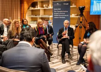 Christopher Pissarides, premio Nobel de economía durante el conversatorio de Davos.- Fuente exterrna.