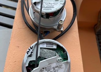 La denuncia relata las diferentes fechas en que fueron instalados los medidores.