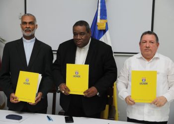 Monseñor Jesús Castro Marte destaca “cooperativa no es simplemente de ahorros, es de ayudar al maestro, manifestándose a través del programa de becas, el rostro social de Coppnama”.