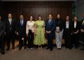 La presidenta ejecutiva de la ABA, Rosanna Ruiz, presidentes y ejecutivos de los bancos miembros de la ABA, recibieron a Eric Parrado, director Regional para Centroamérica, México, RD y Haití de BID Invest, y Nathalie Alvarado, representante del BID en el país.