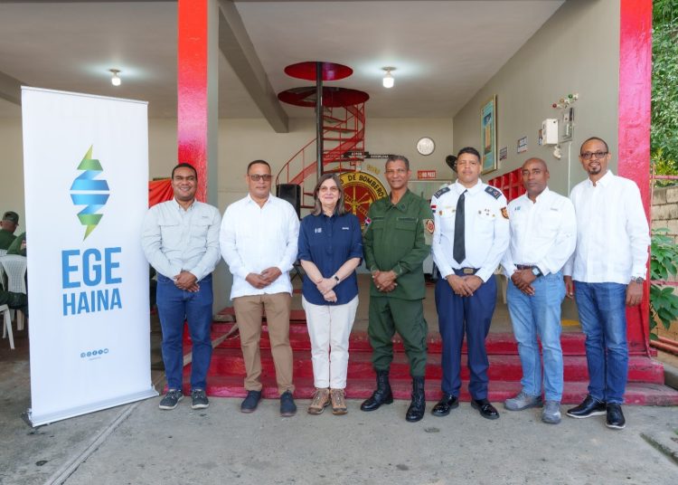 A la actividad asistieron autoridades municipales y representantes de los organismos de socorro.
