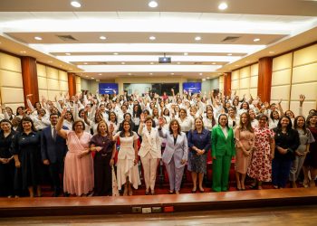 El programa MujerEs Avanza incluyó treinta horas de formación sincrónica y más de 1,200 horas de sesiones de asesoría.