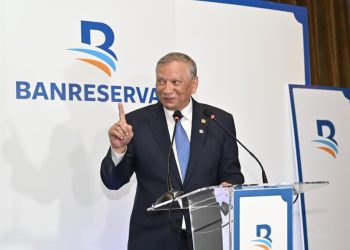 El ejecutivo subrayó que la feria constituye un puente entre los dominicanos residentes en el exterior y las oportunidades de inversión en su país de origen.